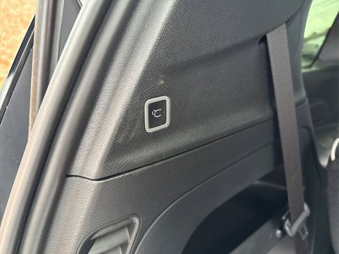 Used 2024 Chrysler Pacifica Limited w/ S Appearance Package image 14