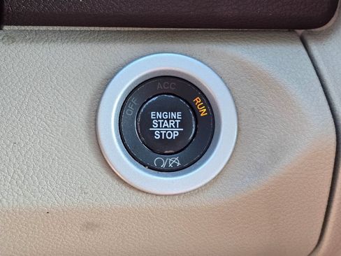 Used 2018 RAM 1500 Laramie Longhorn AWD/4WD image 19