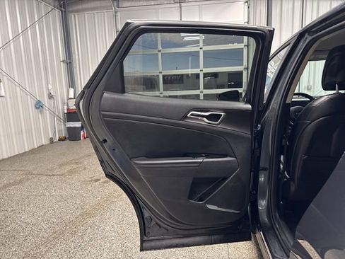 Used 2024 Kia Sportage EX image 16