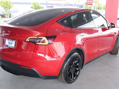 Used 2023 Tesla Model Y Long Range AWD/4WD image 5