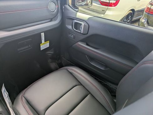 New 2026 Jeep Wrangler Unlimited Rubicon image 15