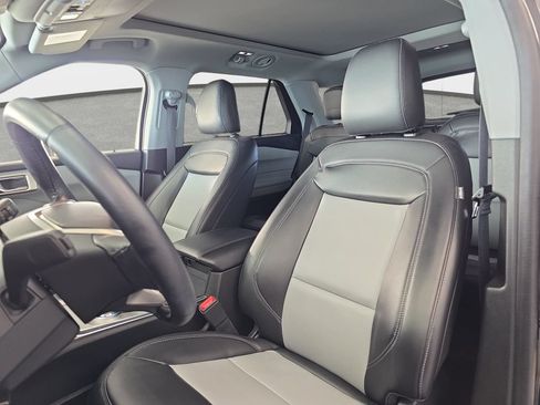 Certified 2023 Ford Explorer XLT w/ Equipment Group 202A AWD/4WD image 13
