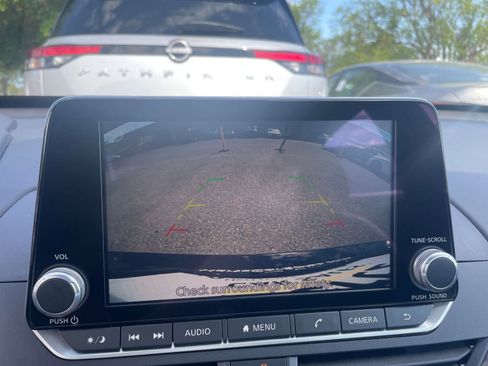 Used 2025 Nissan Altima 2.5 SV image 23