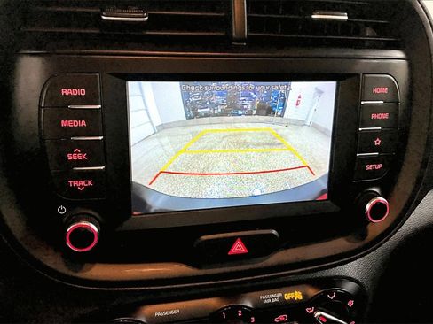 Used 2021 Kia Soul S image 14