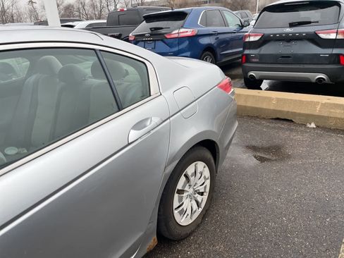 Used 2010 Honda Accord LX image 8