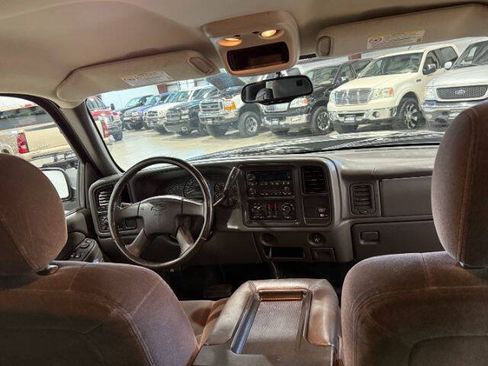 Used 2006 Chevrolet Silverado 2500 LT AWD/4WD image 19