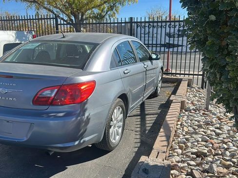 Used 2010 Chrysler Sebring Limited image 3