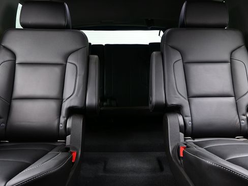 Used 2020 Chevrolet Tahoe LT w/ Luxury Package image 16