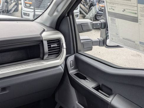 New 2025 Ford F350 XL w/ XL Chrome Package image 17