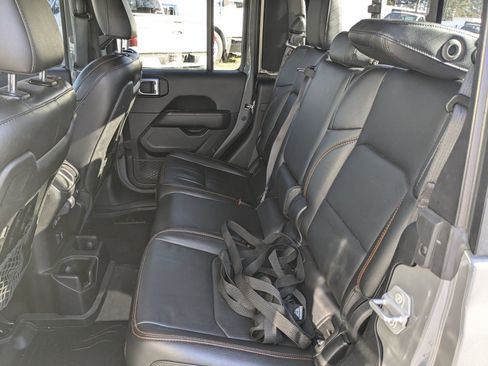 Used 2021 Jeep Gladiator Mojave image 16