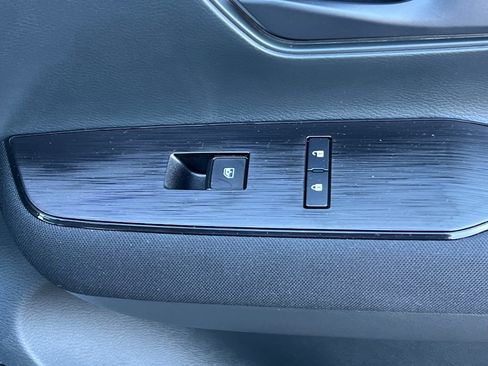 Certified 2025 Nissan Kicks S image 23