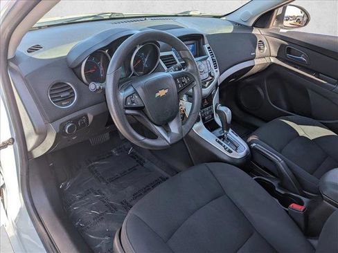 Used 2015 Chevrolet Cruze LT image 9