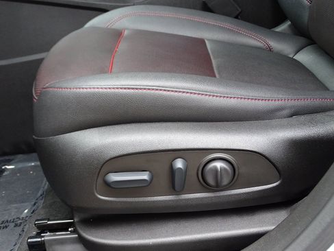 Used 2022 Chevrolet Blazer RS image 16