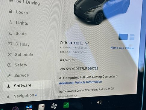 Used 2021 Tesla Model Y Long Range AWD/4WD image 24