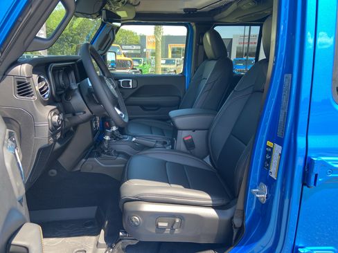 New 2025 Jeep Wrangler Sahara image 17