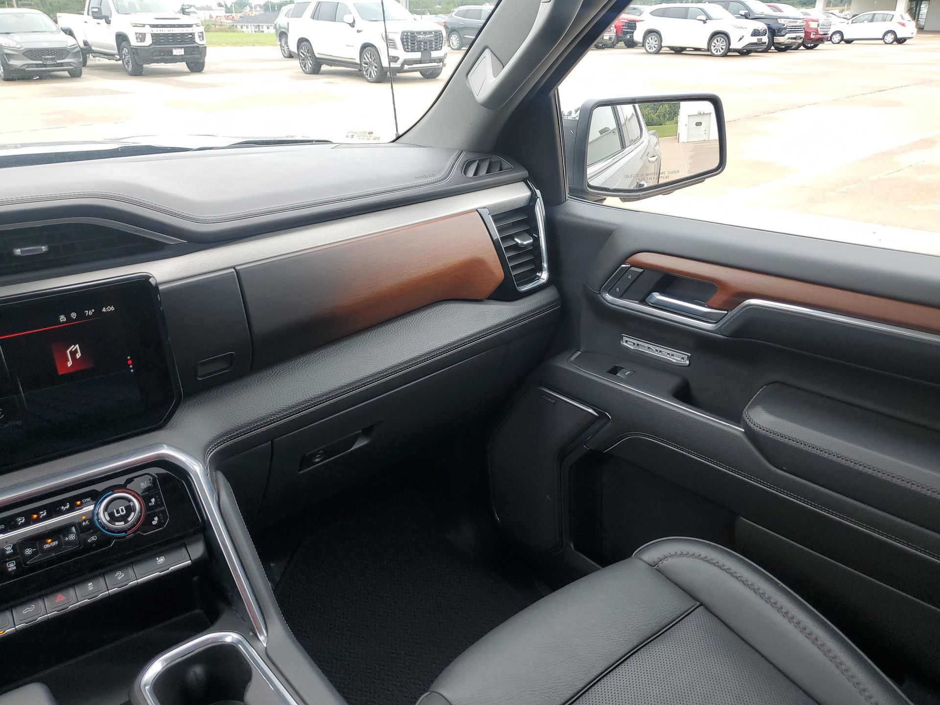 Used 2023 GMC Sierra 1500 Denali w/ Denali Reserve Package AWD/4WD image 11