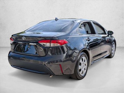 Used 2022 Toyota Corolla LE image 5