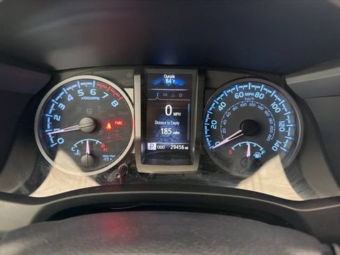 Used 2021 Toyota Tacoma TRD Off-Road w/ Technology Package AWD/4WD image 9