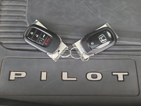 Used 2023 Honda Pilot Elite image 32