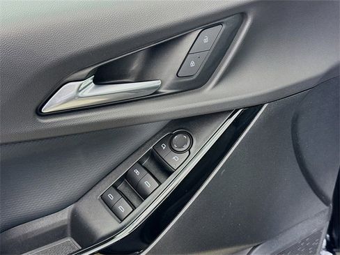 Used 2025 Chevrolet Equinox LT image 19