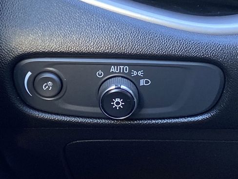 Used 2022 Chevrolet Malibu RS image 21