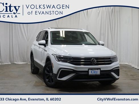 Certified 2022 Volkswagen Tiguan SE w/ Panoramic Sunroof Package image 1