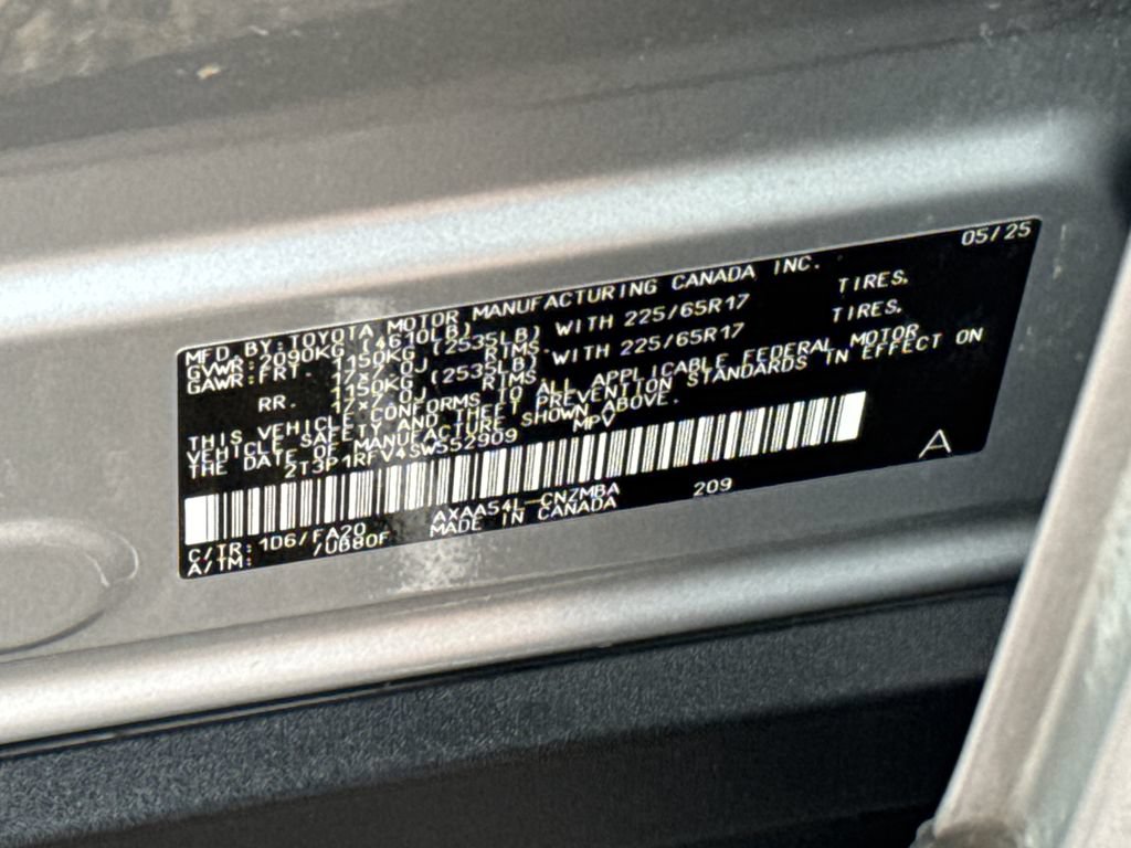 Used 2025 Toyota RAV4 XLE AWD/4WD image 45