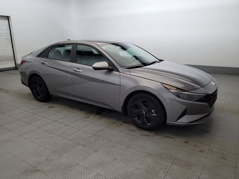 Used 2023 Hyundai Elantra SEL image 11