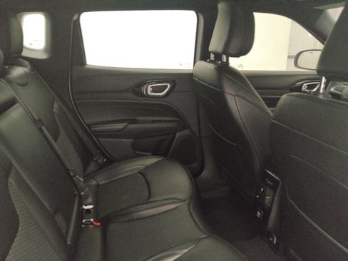 Used 2025 Jeep Compass Latitude w/ Altitude Special Edition AWD/4WD image 19