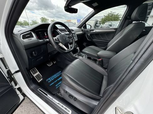 Used 2022 Volkswagen Tiguan SE R-Line AWD/4WD image 10