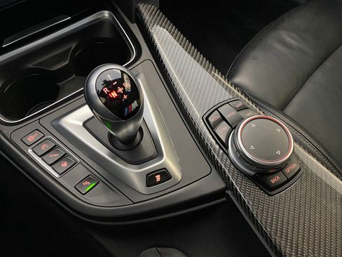 Used 2017 BMW M4 Coupe image 16