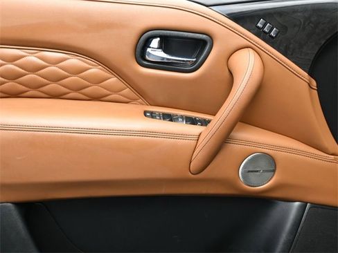 Used 2022 INFINITI QX80 Sensory w/ All-Season Package image 11