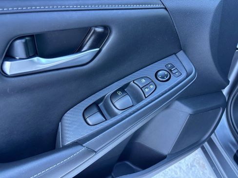 Used 2024 Nissan Sentra SV w/ Trunk Package image 9