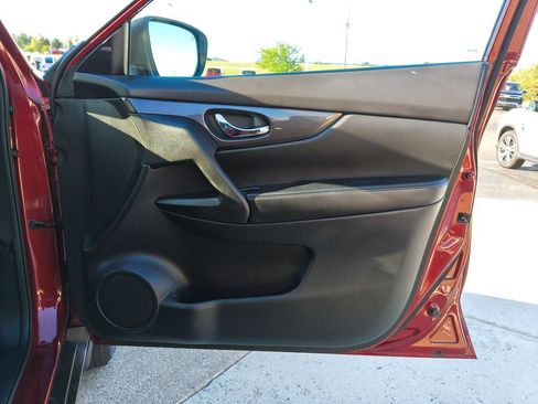 Used 2020 Nissan Rogue S AWD/4WD image 22