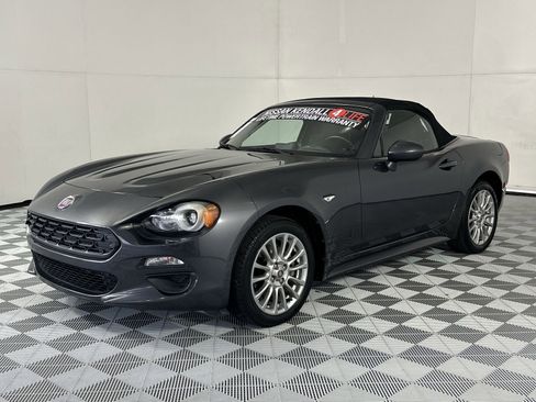Used 2018 FIAT 124 Spider Classica w/ Technology & Siriusxm Group RWD image 4