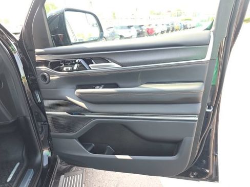 Used 2025 Jeep Grand Wagoneer L Series III w/ Rear Seat Video Group 1 AWD/4WD image 45