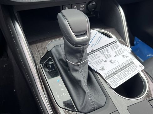 New 2026 Toyota Highlander Platinum image 17