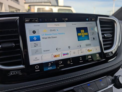 New 2026 Chrysler Pacifica Limited image 26