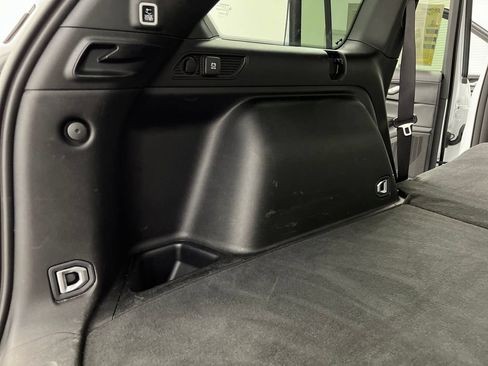 Used 2025 Jeep Grand Cherokee Altitude AWD/4WD image 37
