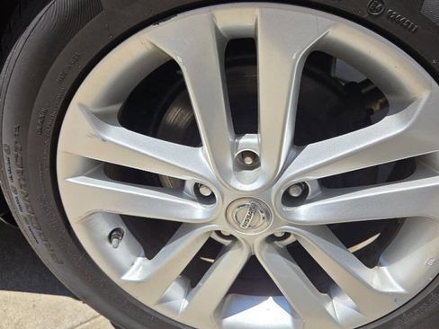 Used 2013 Nissan Juke SV image 6