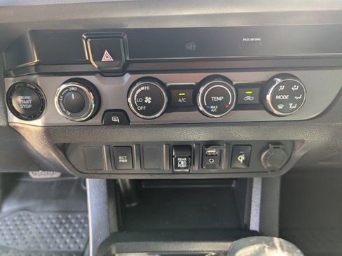 Used 2019 Toyota Tacoma TRD Sport AWD/4WD image 20