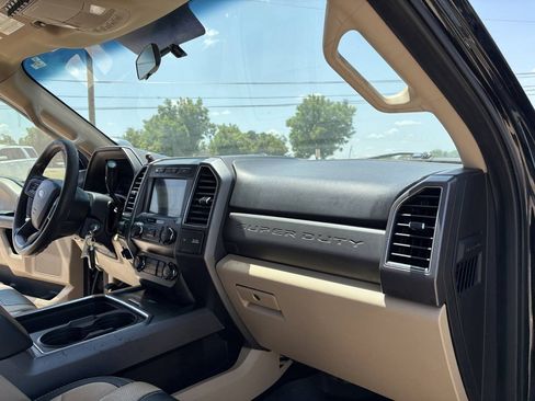 Used 2019 Ford F250 XLT w/ XLT Premium Package AWD/4WD image 14