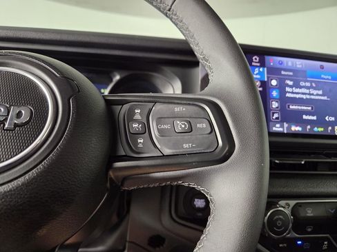 Certified 2025 Jeep Wrangler Willys image 19