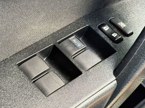 Used 2019 Toyota Corolla LE FWD image 26