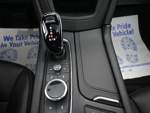 Used 2022 Cadillac XT6 Premium Luxury w/ Technology Package image 18