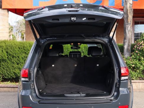 Used 2018 Jeep Grand Cherokee Altitude image 8