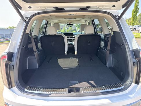 Used 2025 Kia Telluride SX w/ SX Captain's Chair Package FWD image 34
