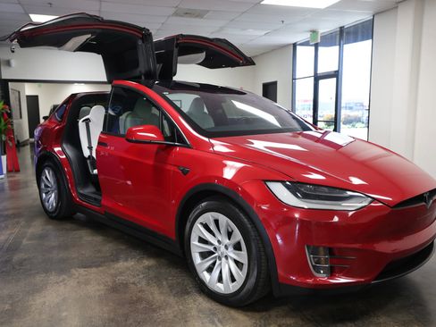 Used 2020 Tesla Model X Long Range AWD/4WD image 12