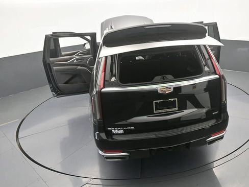 Used 2023 Cadillac Escalade ESV Premium Luxury image 81