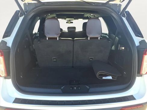 Used 2020 Ford Explorer Platinum w/ Premium Technology Package image 34